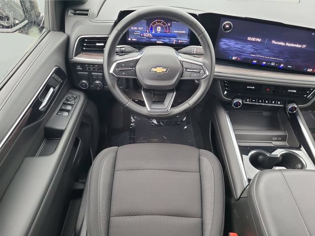 Used 2025 Chevrolet Suburban LS RWD image 15