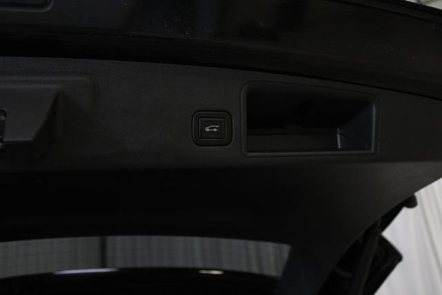 Used 2022 GMC Terrain SLT w/ GMC Pro Grade Package AWD/4WD image 34