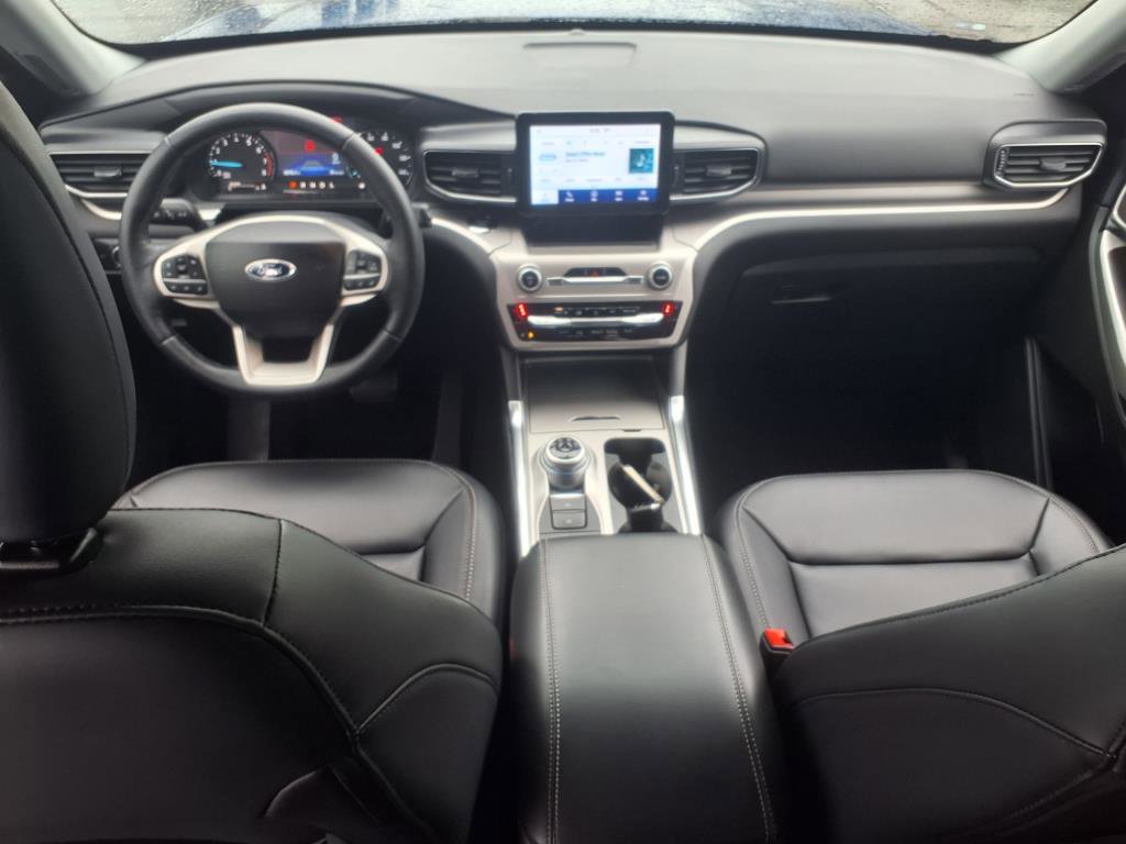 Certified 2022 Ford Explorer XLT w/ Equipment Group 202A image 11