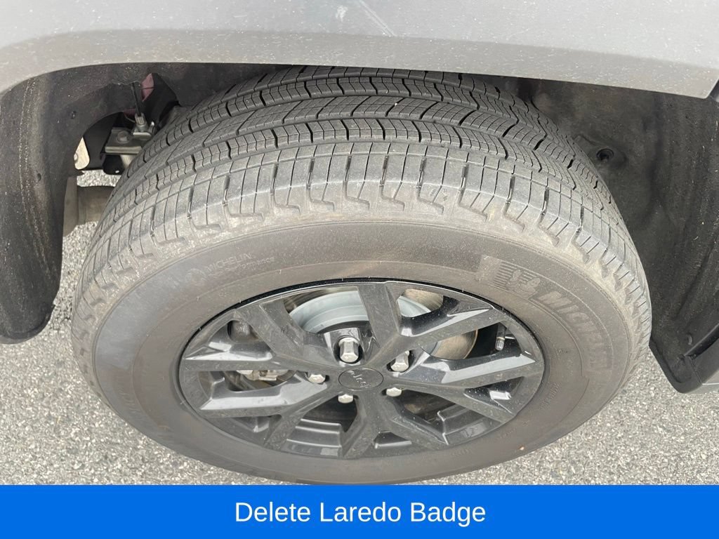 Used 2025 Jeep Grand Cherokee L Altitude AWD/4WD image 16