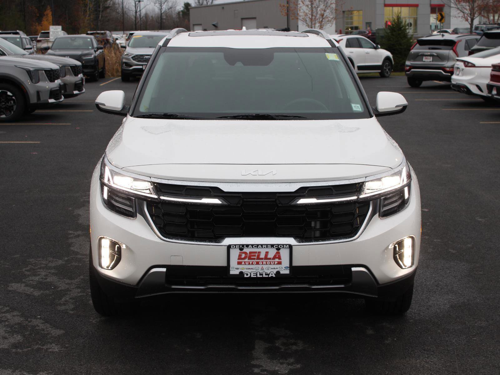 New 2026 Kia Seltos SX image 2