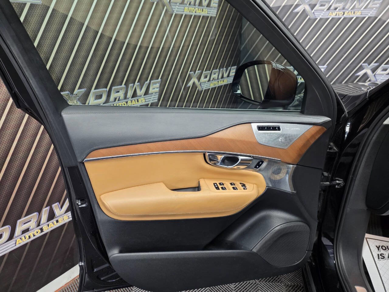 Used 2016 Volvo XC90 T6 Inscription image 17