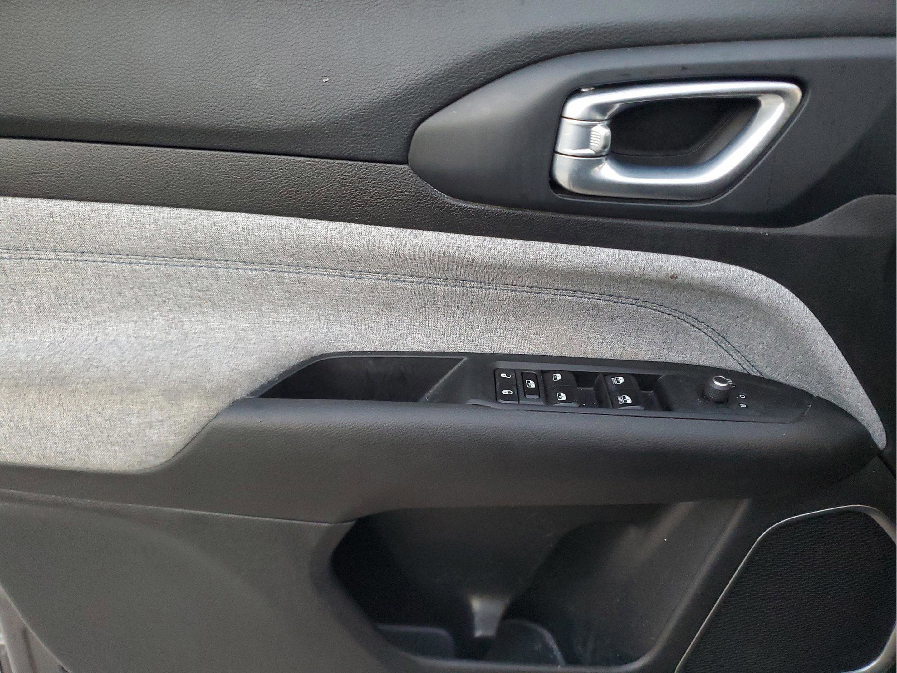 Certified 2024 Jeep Compass Sport image 13