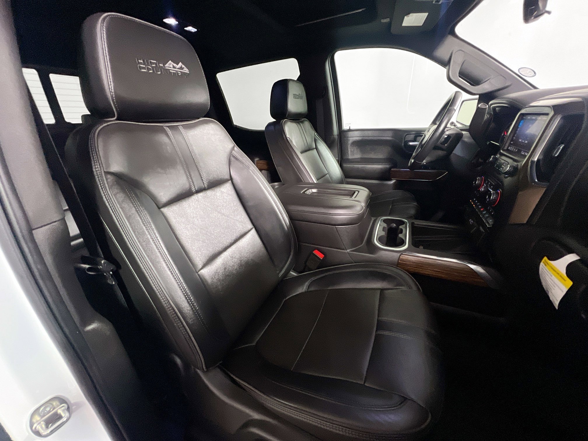 Used 2020 Chevrolet Silverado 1500 High Country w/ Technology Package image 31