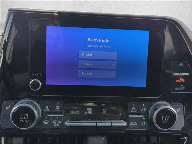 Used 2025 Toyota Highlander XLE AWD/4WD image 21
