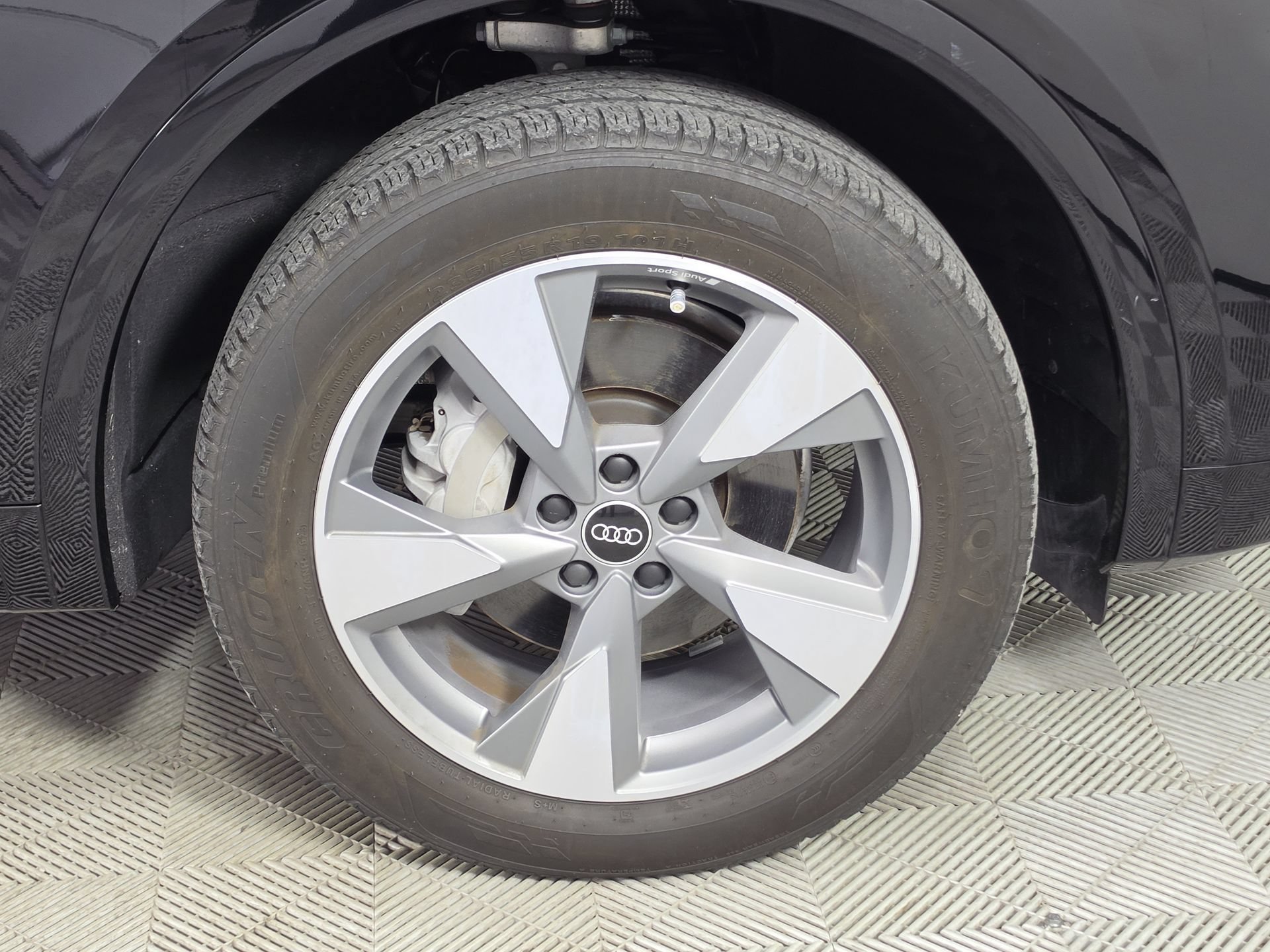 Used 2024 Audi Q5 Premium AWD/4WD image 43