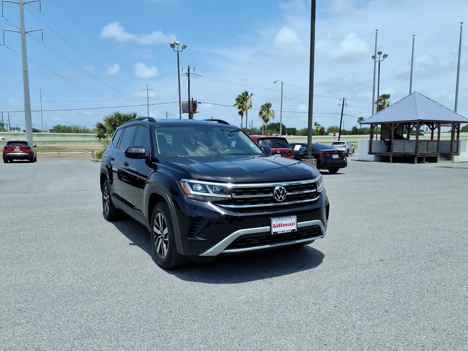 Used 2023 Volkswagen Atlas SE FWD image 2