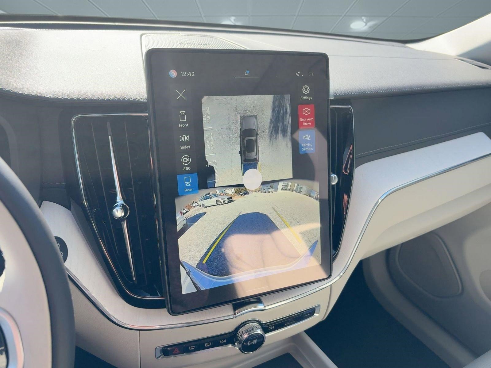 New 2026 Volvo XC60 B5 Ultra w/ Climate Package image 23