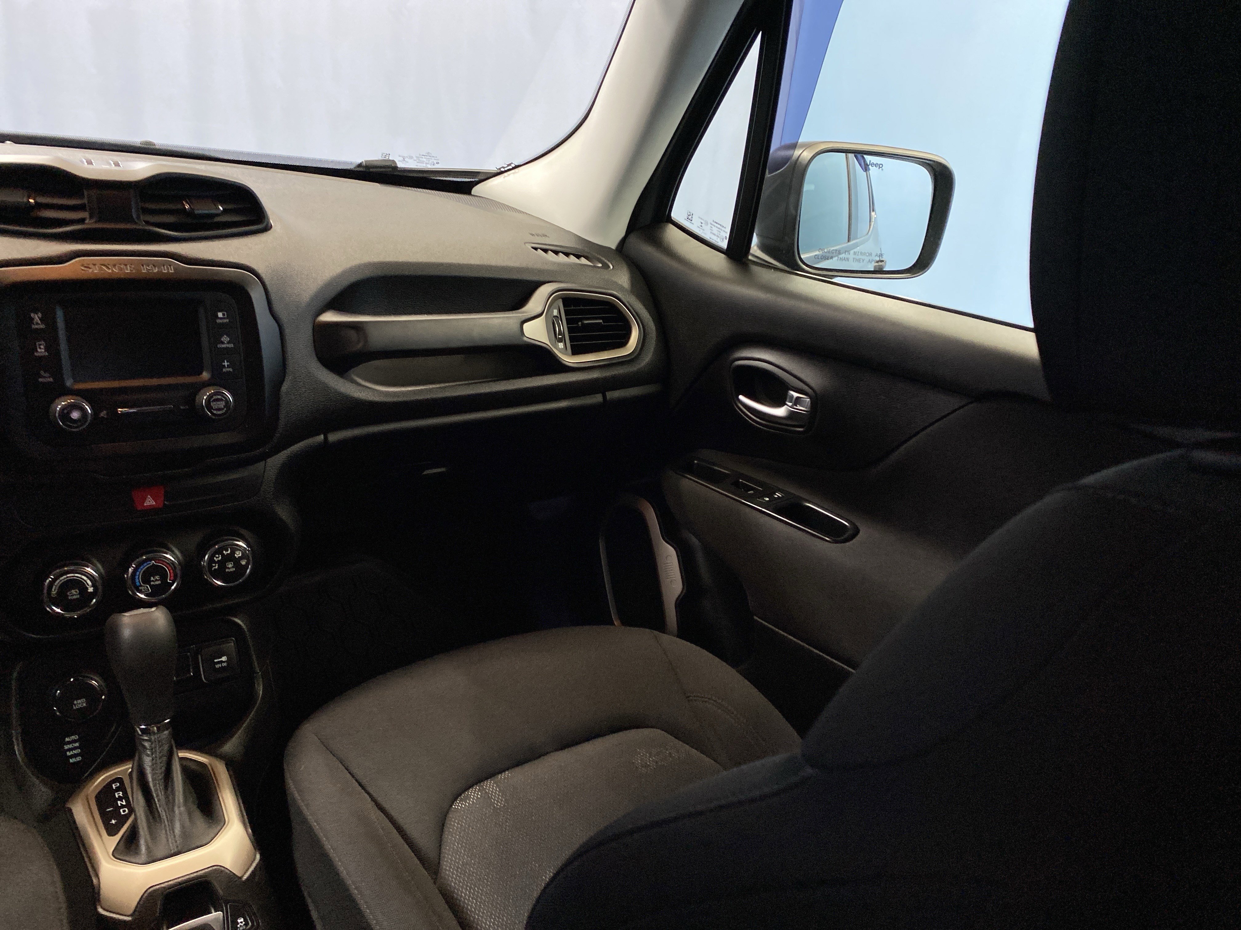 Certified 2017 Jeep Renegade Sport w/ Power & Air Group image 27