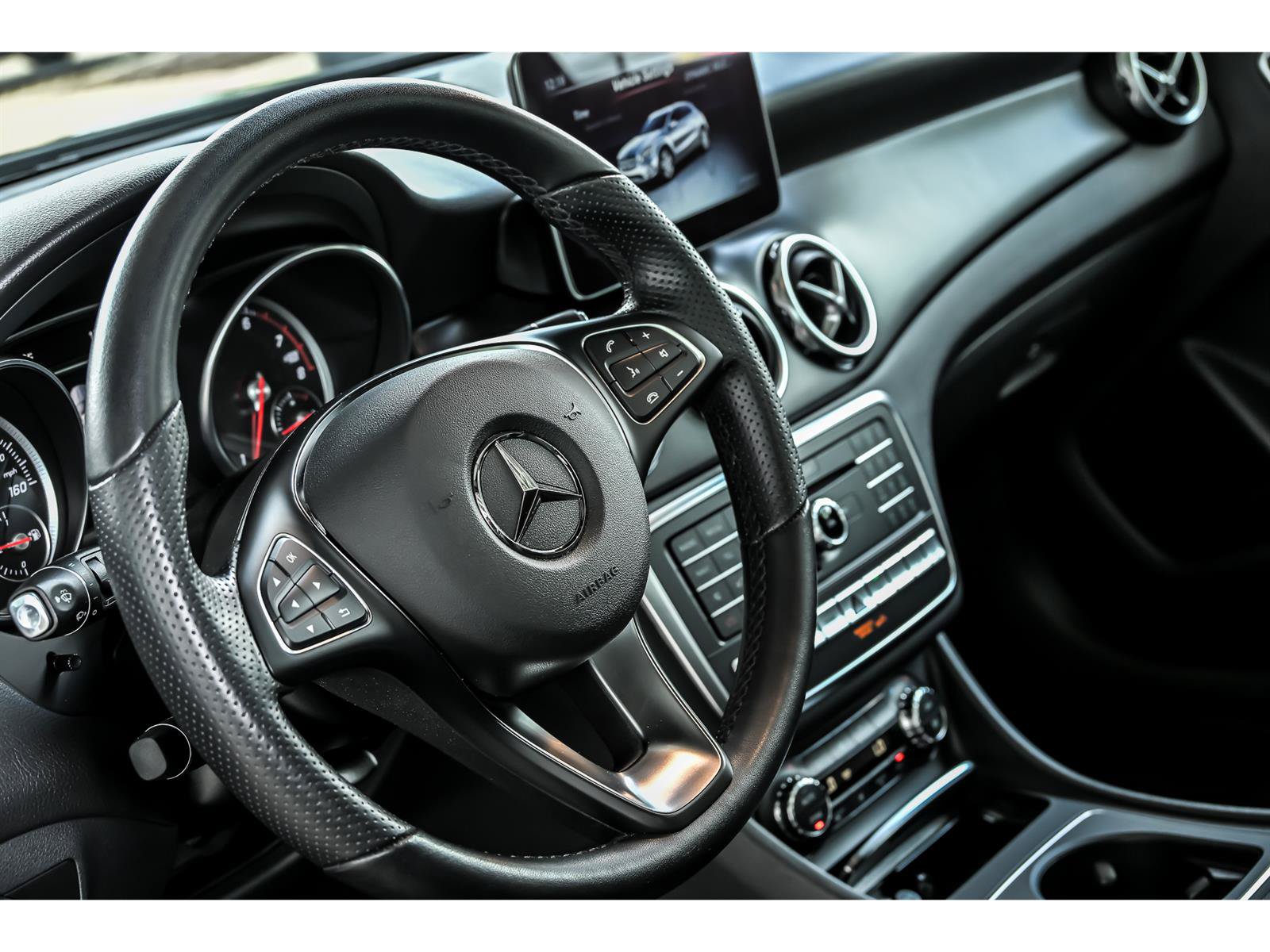 Used 2020 Mercedes-Benz GLA 250 4MATIC image 15