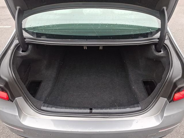 Used 2023 BMW 530i w/ Premium Package image 33