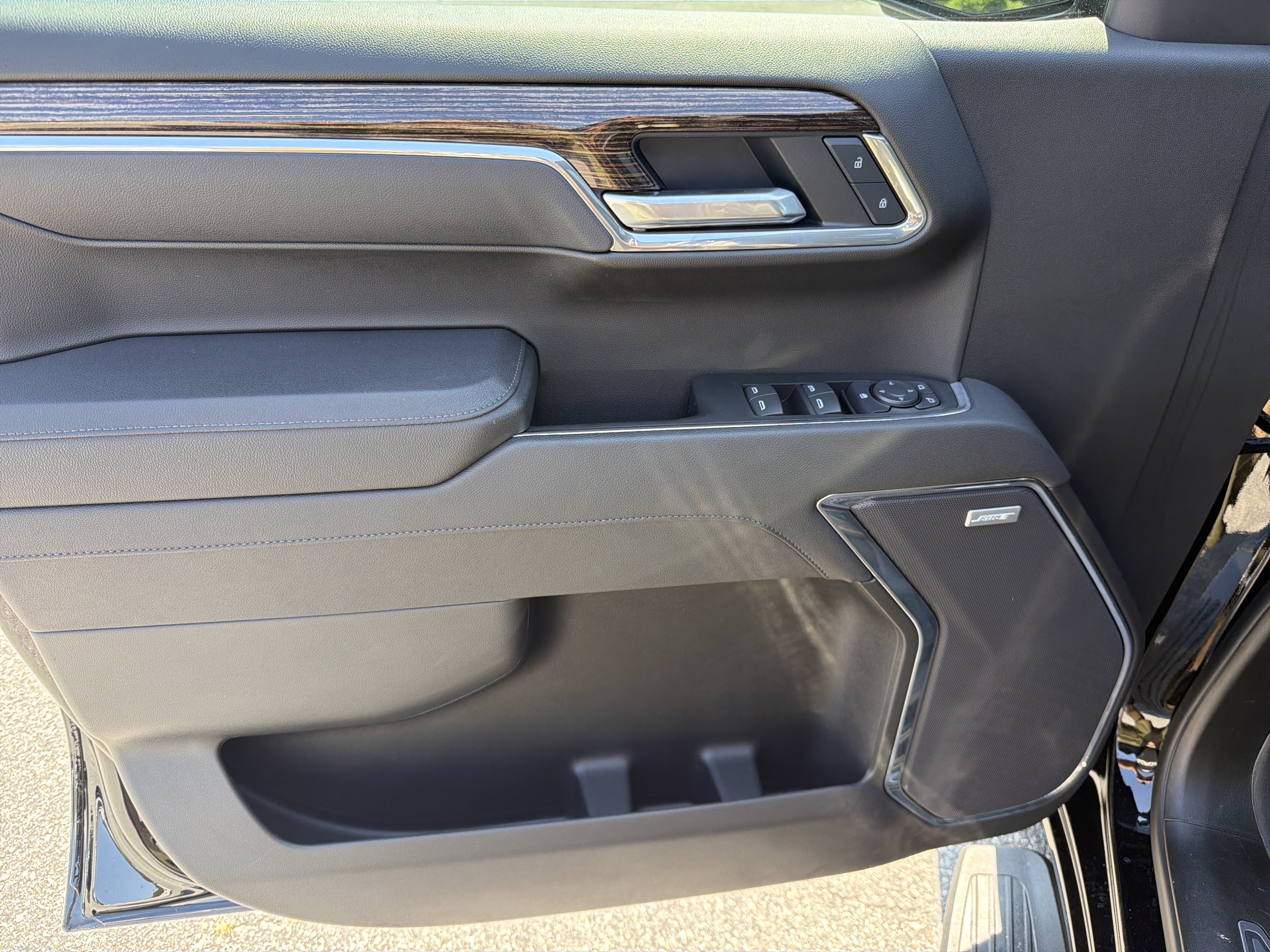 Certified 2025 GMC Sierra 1500 Elevation w/ Elevation Premium Package AWD/4WD image 11