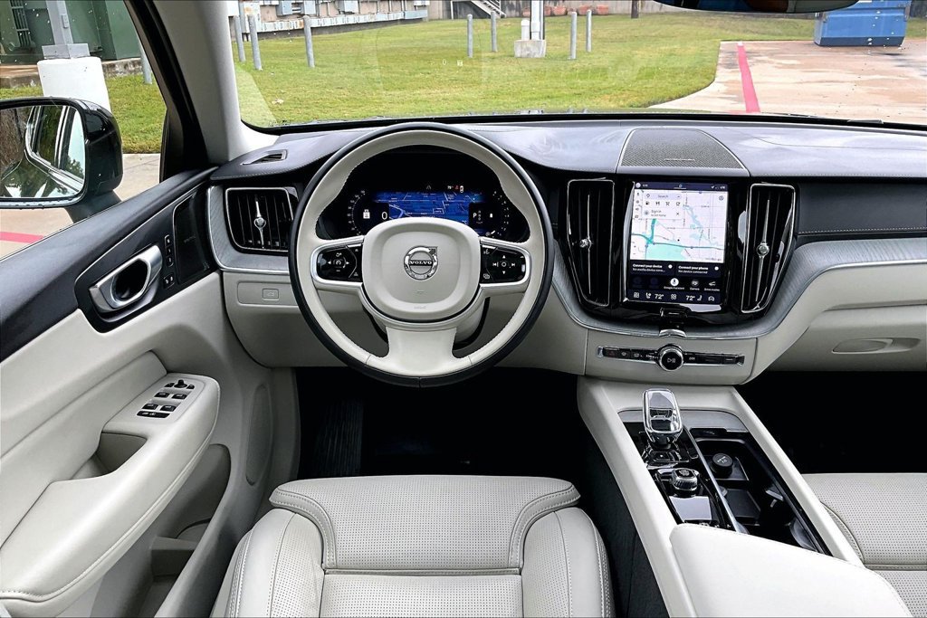 Certified 2025 Volvo XC60 B5 Ultra w/ Protection Package Premier AWD/4WD image 7