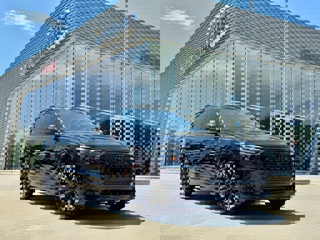 New 2025 Audi Q8 Premium Plus image 2