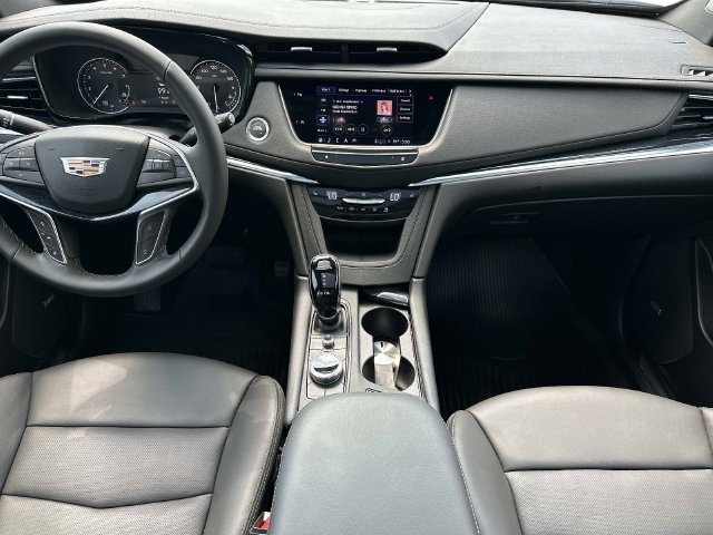 Used 2025 Cadillac XT5 Premium Luxury AWD/4WD image 14