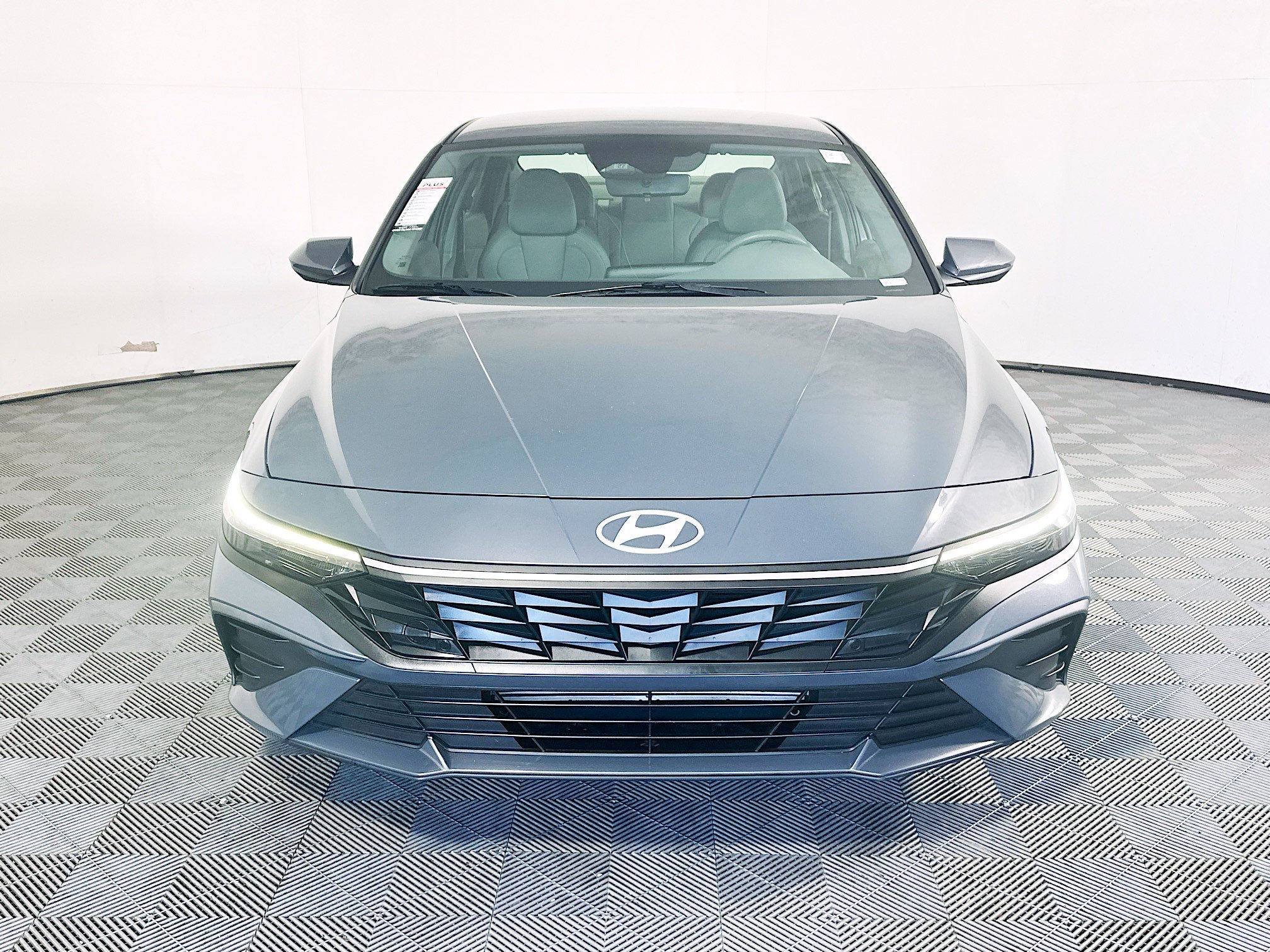 Used 2024 Hyundai Elantra SE FWD image 8