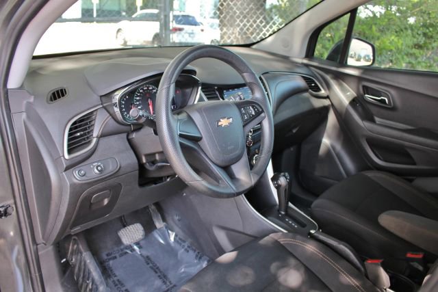 Used 2020 Chevrolet Trax LS image 12