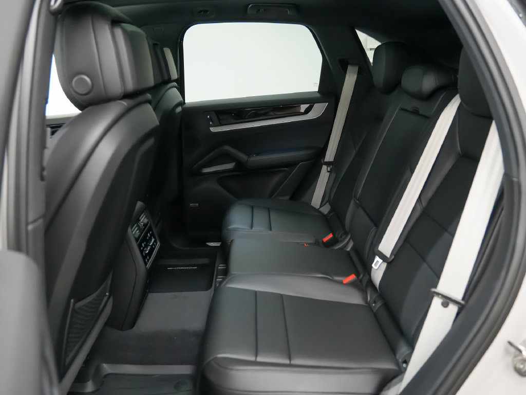 New 2026 Porsche Cayenne S AWD/4WD image 18