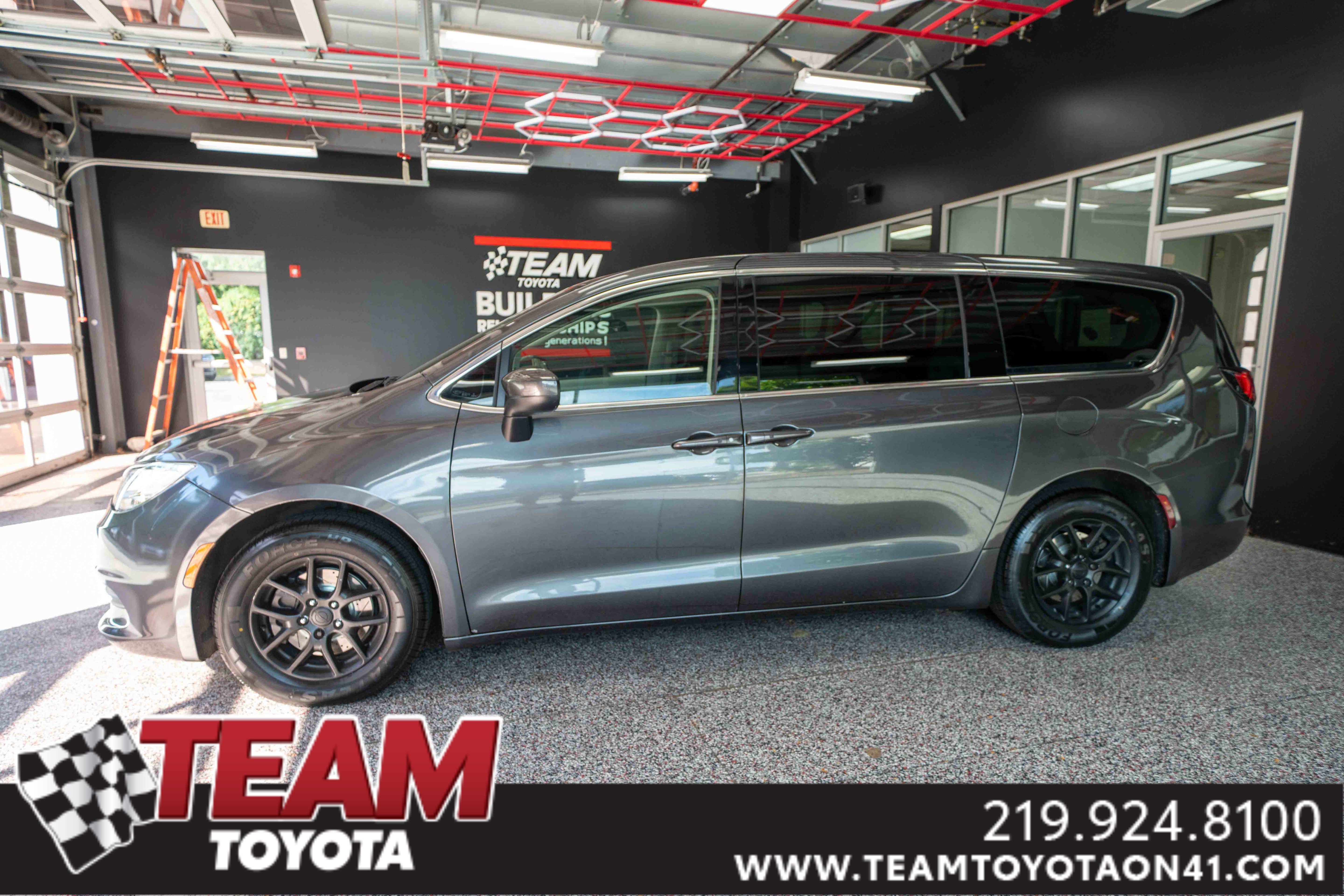 Used 2018 Chrysler Pacifica Touring-L Plus w/ Tire & Wheel Group