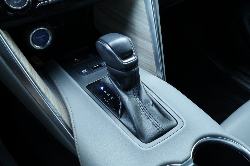 Used 2022 Toyota Venza XLE image 15