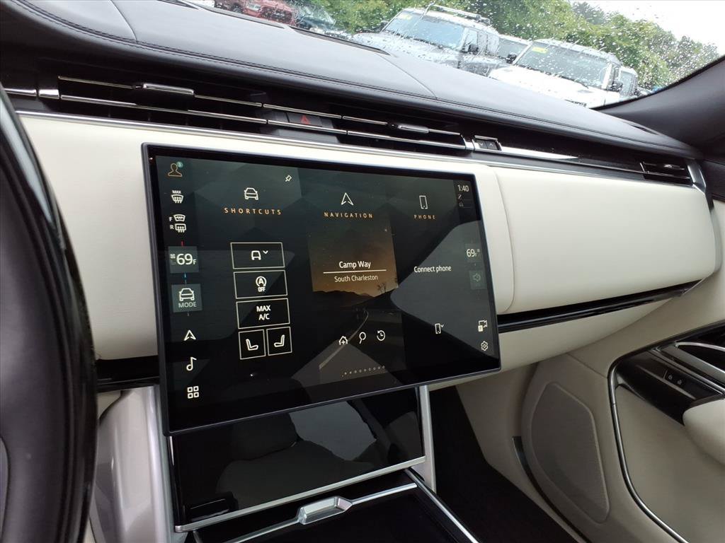Used 2025 Land Rover Range Rover SE AWD/4WD image 20