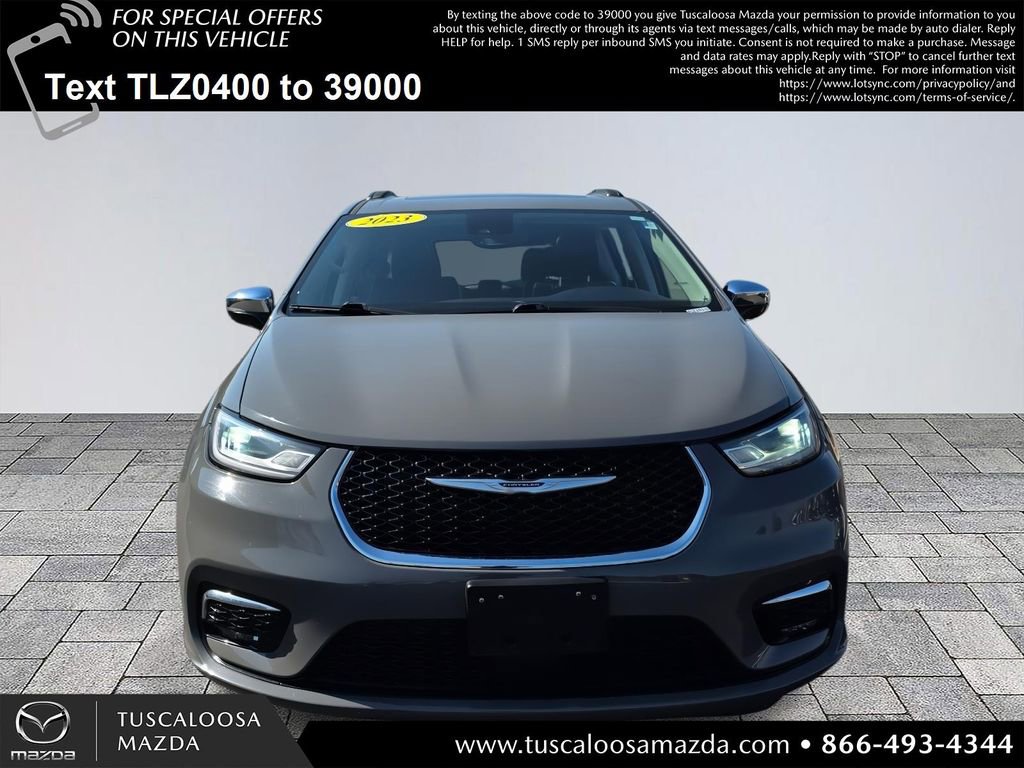 Used 2023 Chrysler Pacifica Limited image 2