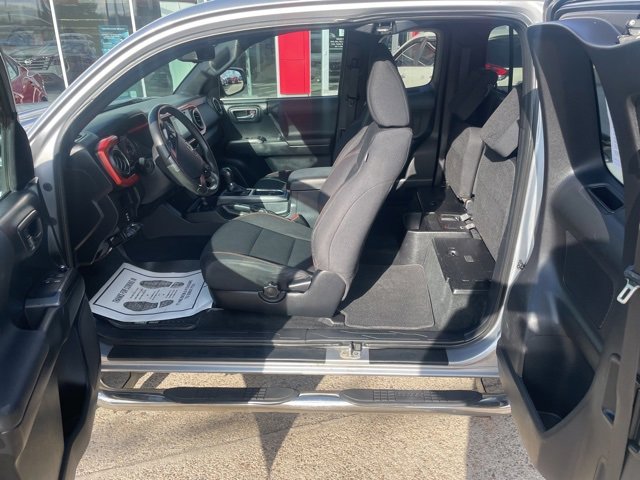 Used 2016 Toyota Tacoma TRD Sport image 8