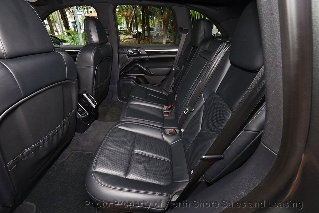 Used 2014 Porsche Cayenne Diesel AWD/4WD image 7