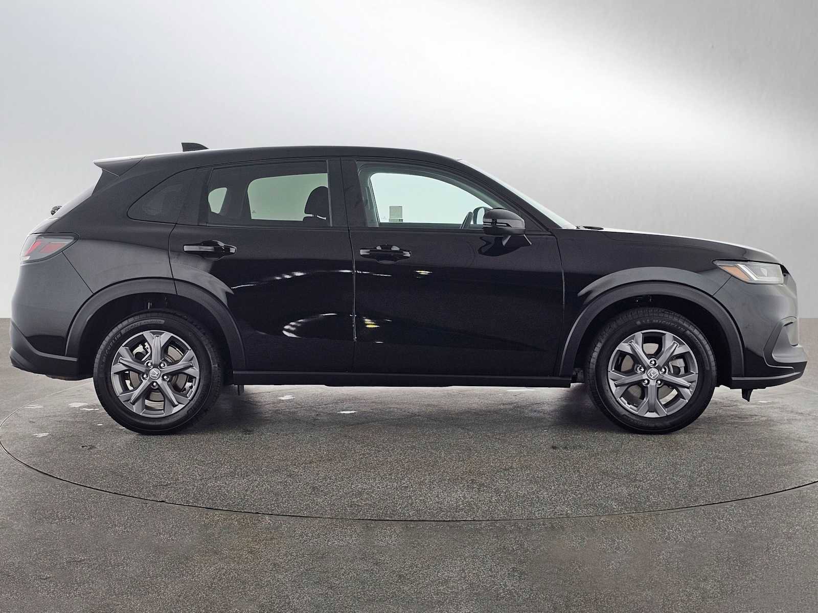 Used 2026 Honda HR-V LX image 2