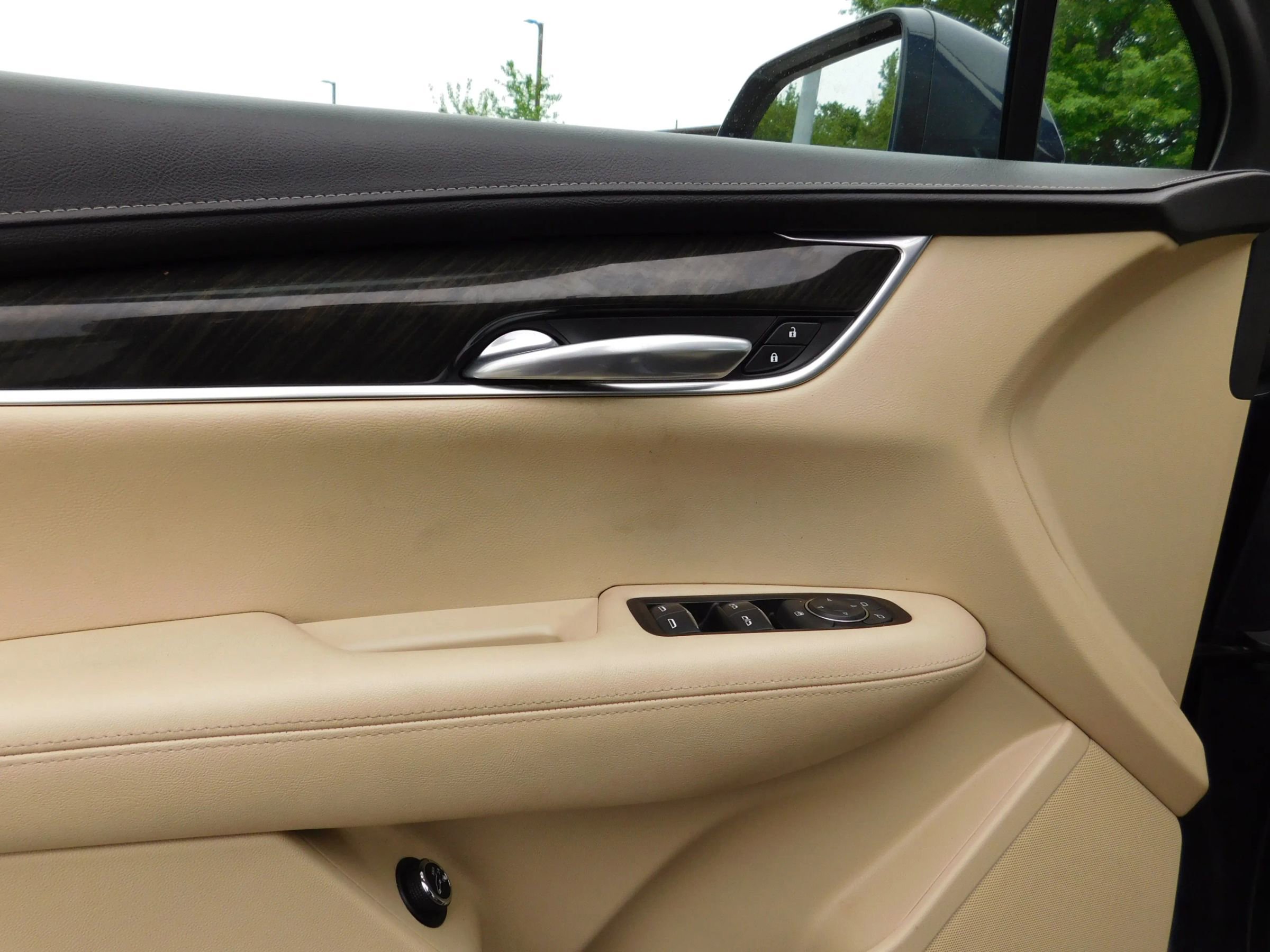 Used 2018 Cadillac XT5 FWD image 14