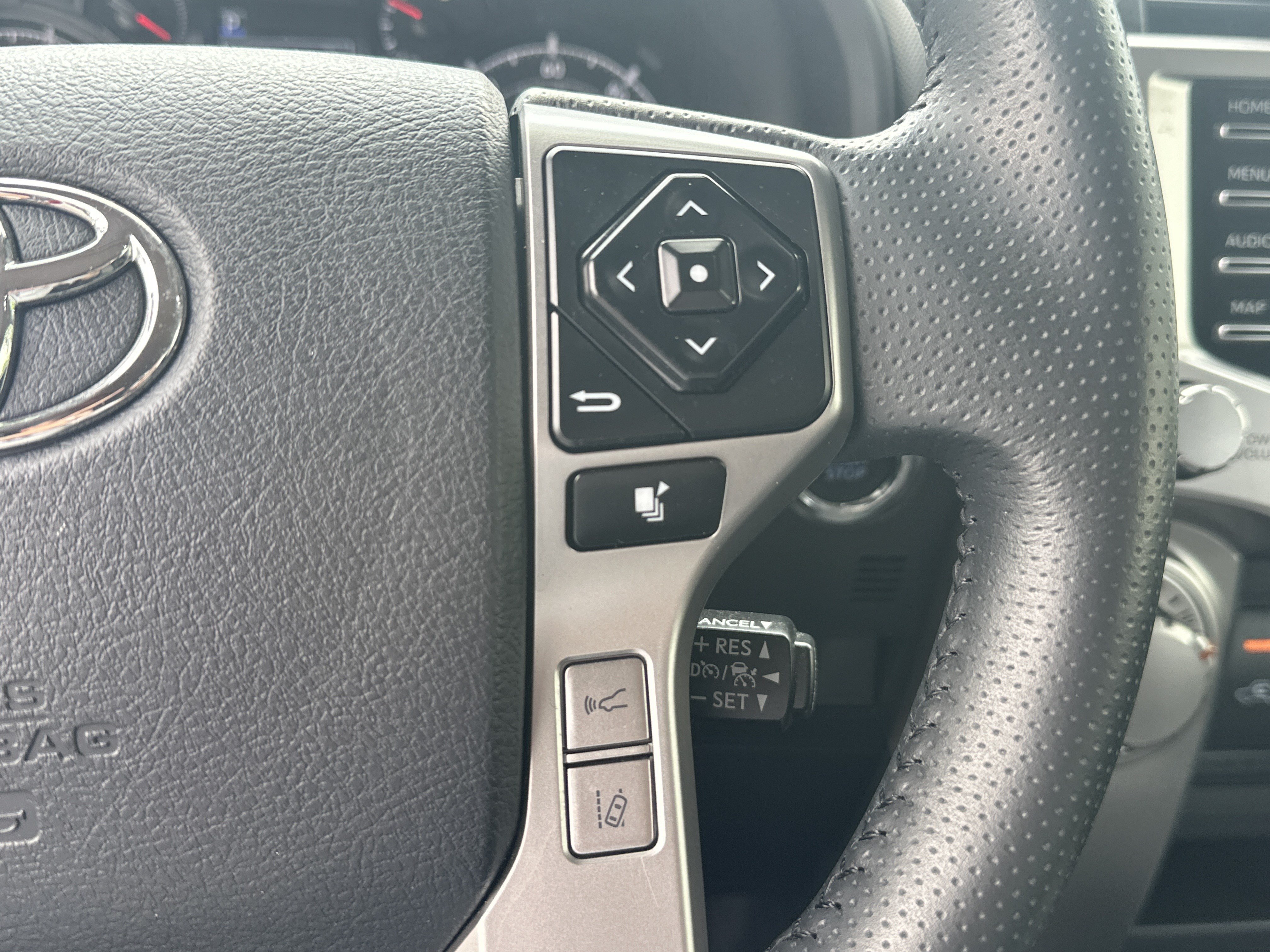 Used 2022 Toyota 4Runner SR5 RWD image 25
