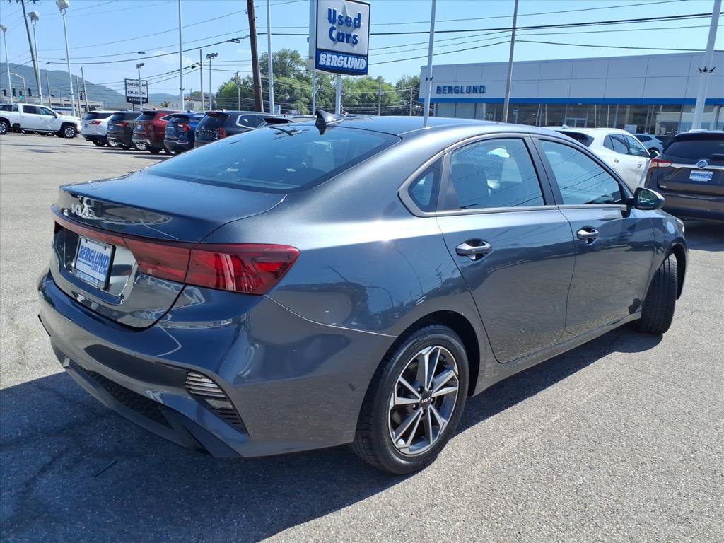 Used 2023 Kia Forte LXS FWD image 4