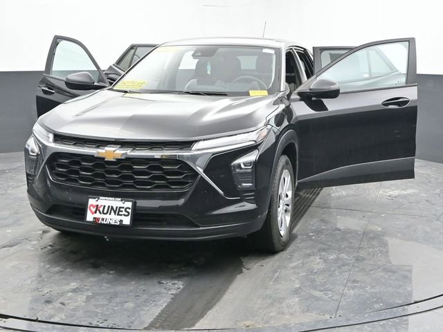 Used 2024 Chevrolet Trax LS image 47