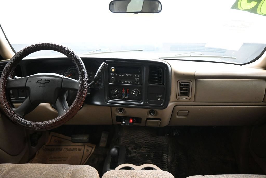 Used 2005 Chevrolet Silverado 2500 W/T w/ Heavy-Duty Power Package AWD/4WD image 12