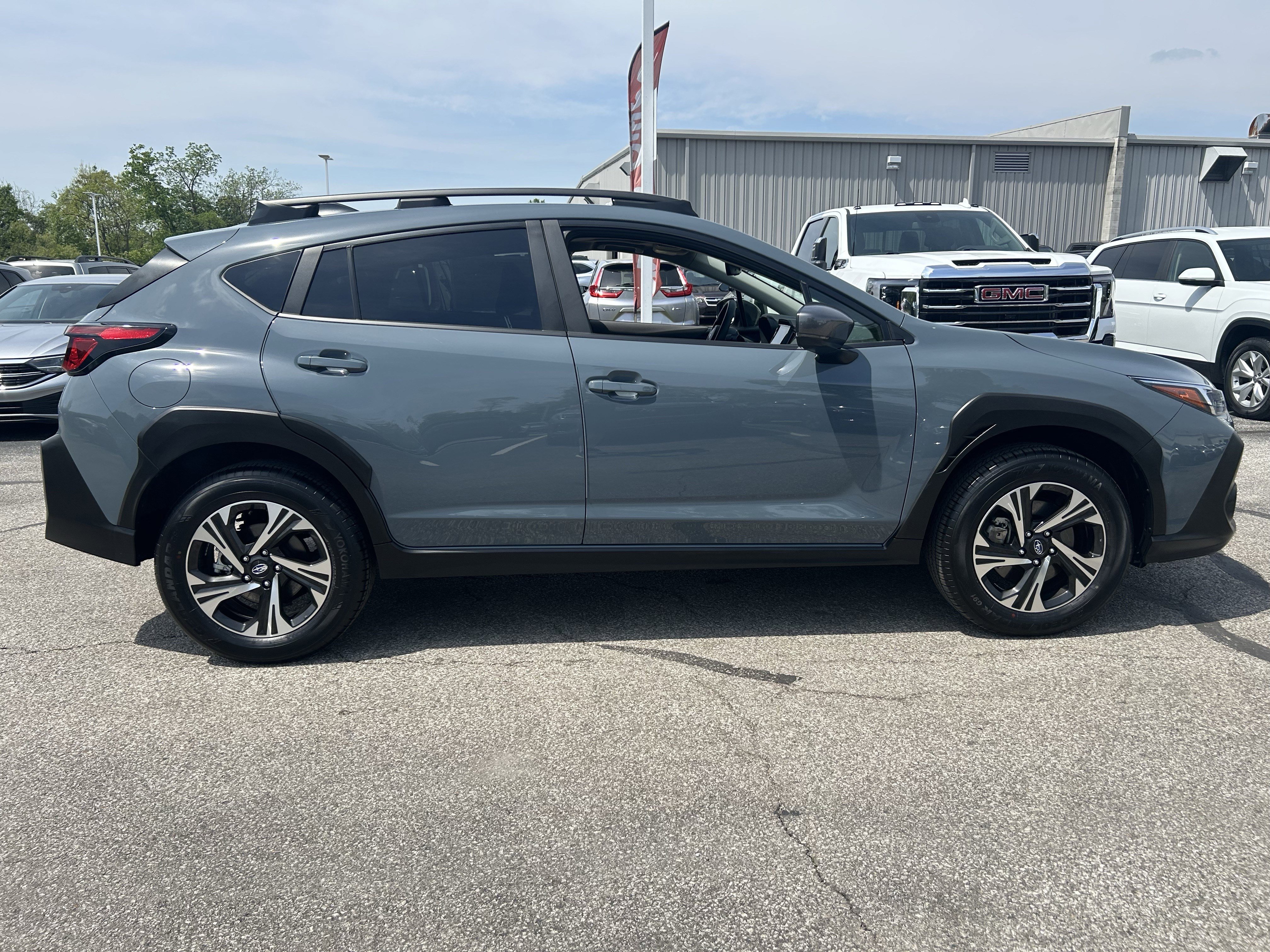 Used 2025 Subaru Crosstrek 2.0i Premium AWD/4WD image 8