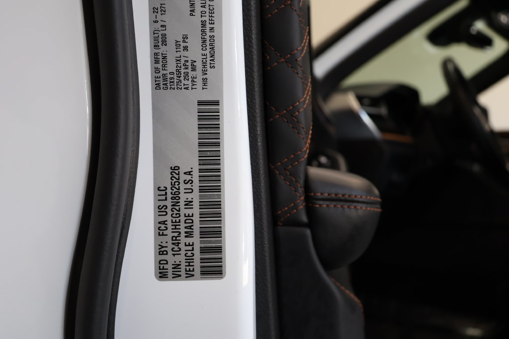 Used 2022 Jeep Grand Cherokee Summit AWD/4WD image 40