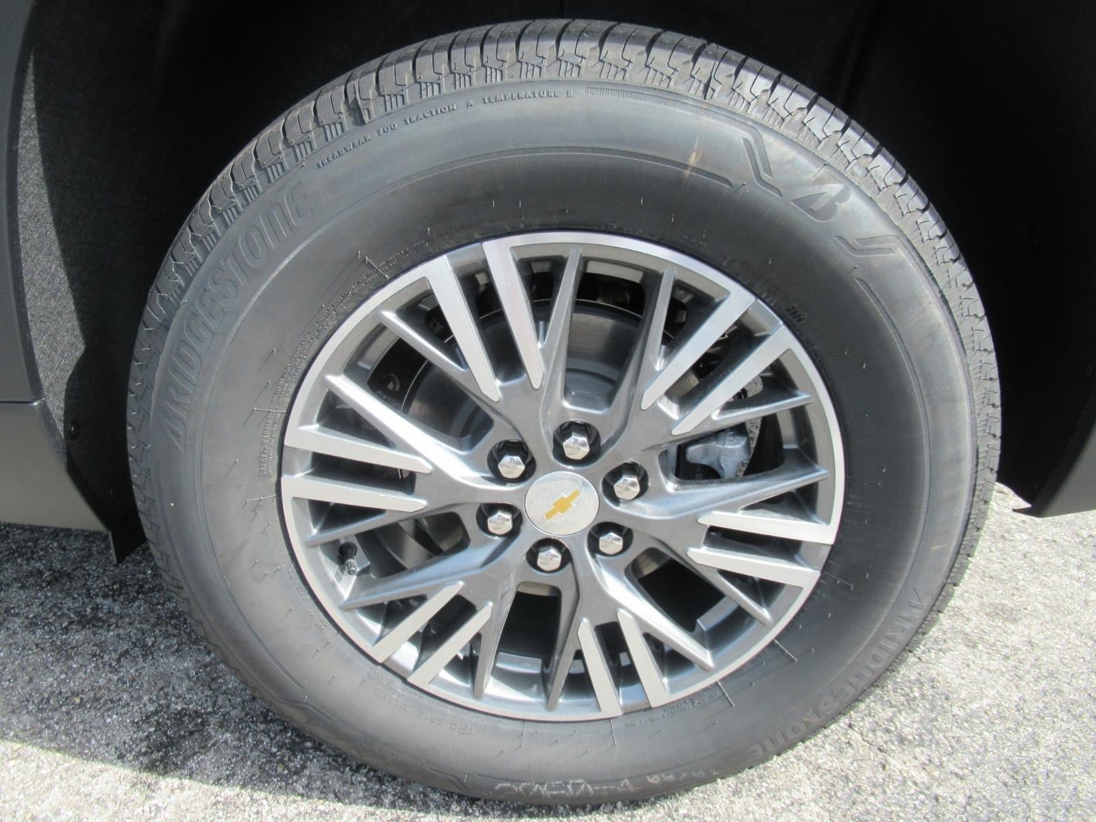 New 2027 Chevrolet Traverse LT FWD image 8