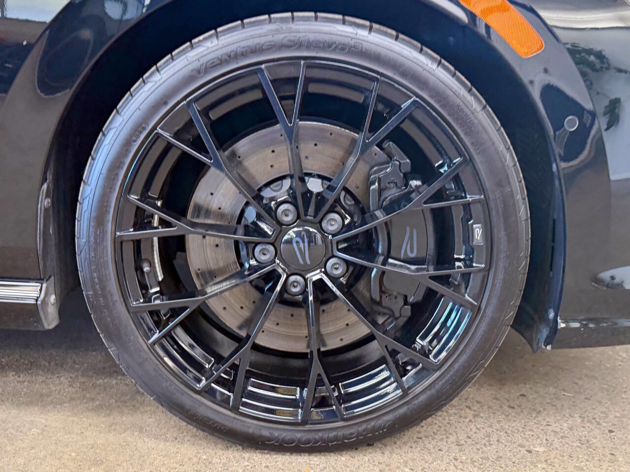 Used 2025 Volkswagen Golf R Black Edition image 19