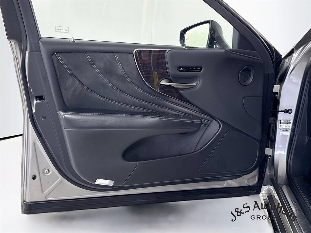 Used 2019 Lexus LS 500h w/ Interior Upgrade Package RWD image 23