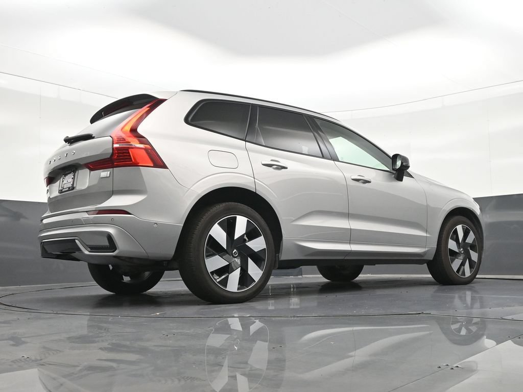 Used 2024 Volvo XC60 T8 Ultimate w/ Protection Package Premier AWD/4WD image 27