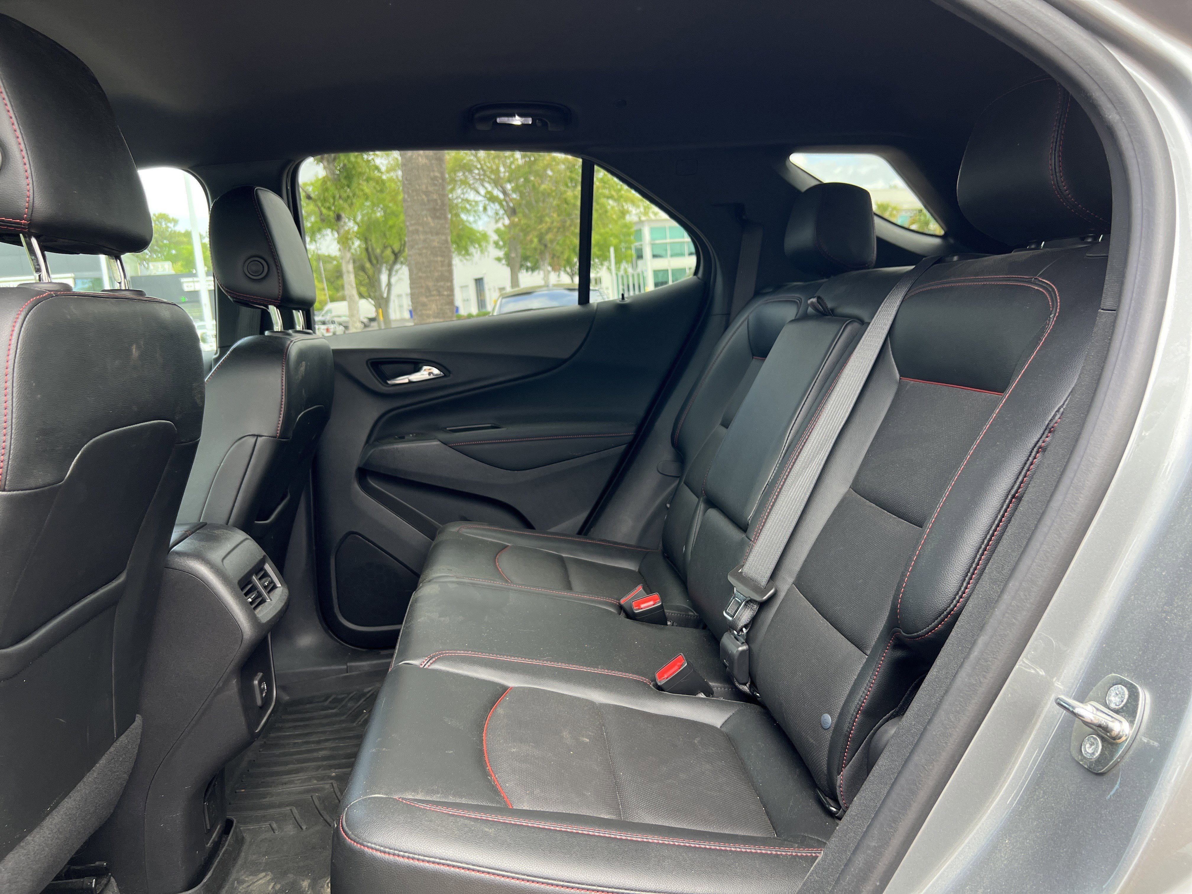 Used 2023 Chevrolet Equinox RS w/ RS Leather Package FWD image 29