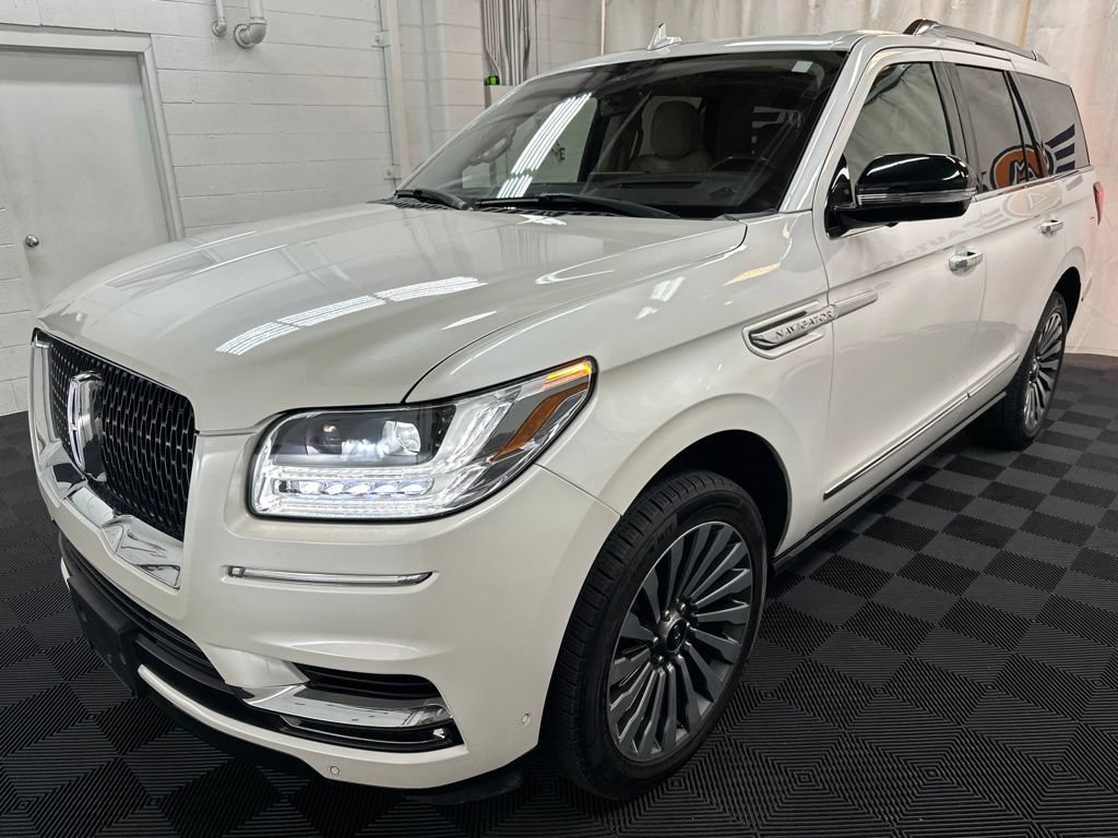 Used 2019 Lincoln Navigator Reserve AWD/4WD image 4