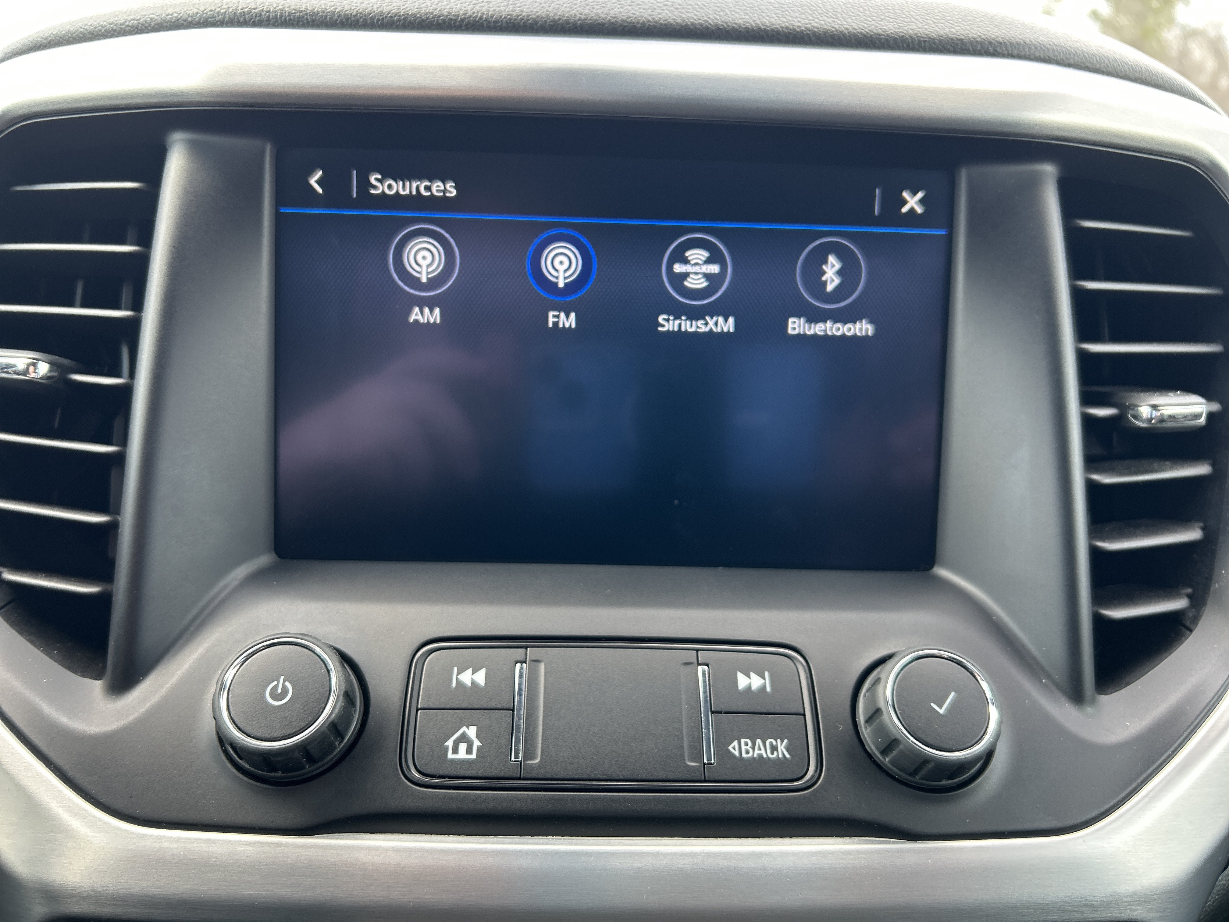 Used 2020 GMC Acadia SLE w/ LPO, Floor Liner Package FWD image 18