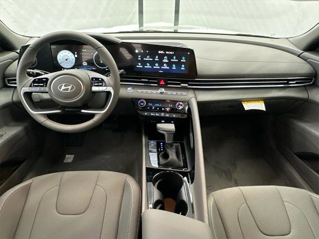 New 2025 Hyundai Elantra SEL image 23