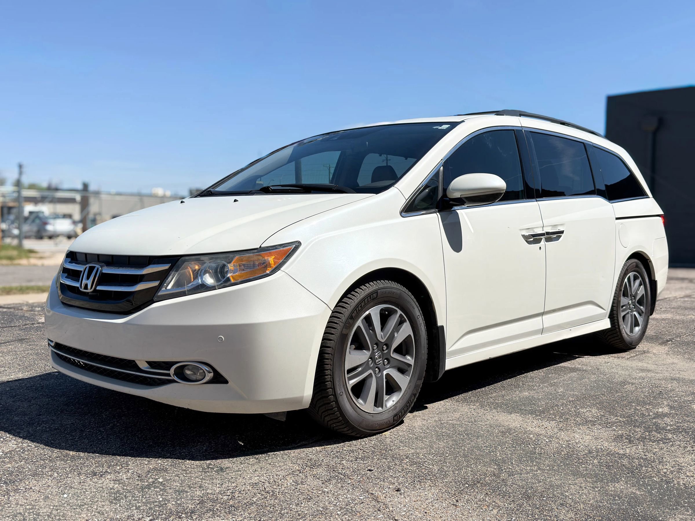 Used 2015 Honda Odyssey Touring image 3