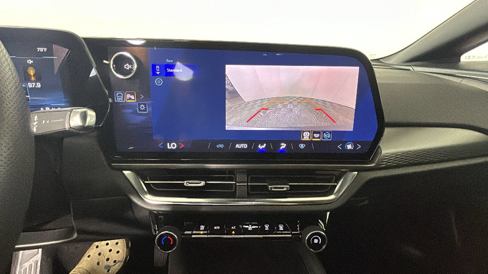 Used 2026 Chevrolet Equinox EV LT FWD image 28