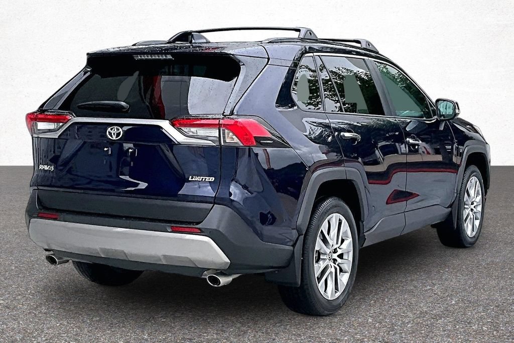 Certified 2022 Toyota RAV4 Limited FWD image 8