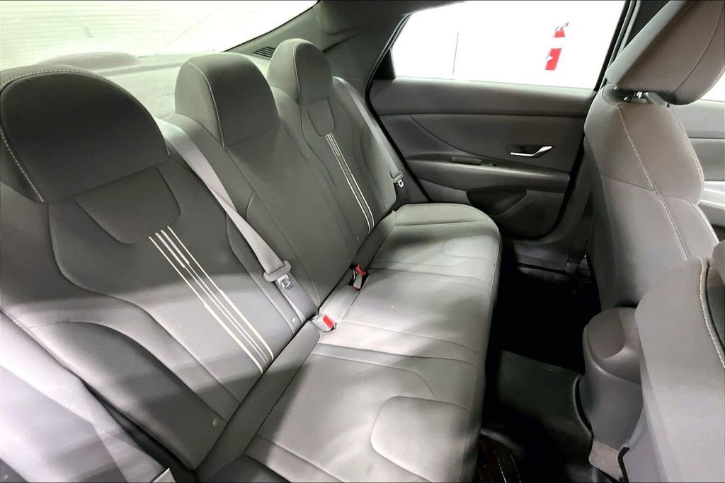 Used 2022 Hyundai Elantra Blue FWD image 34