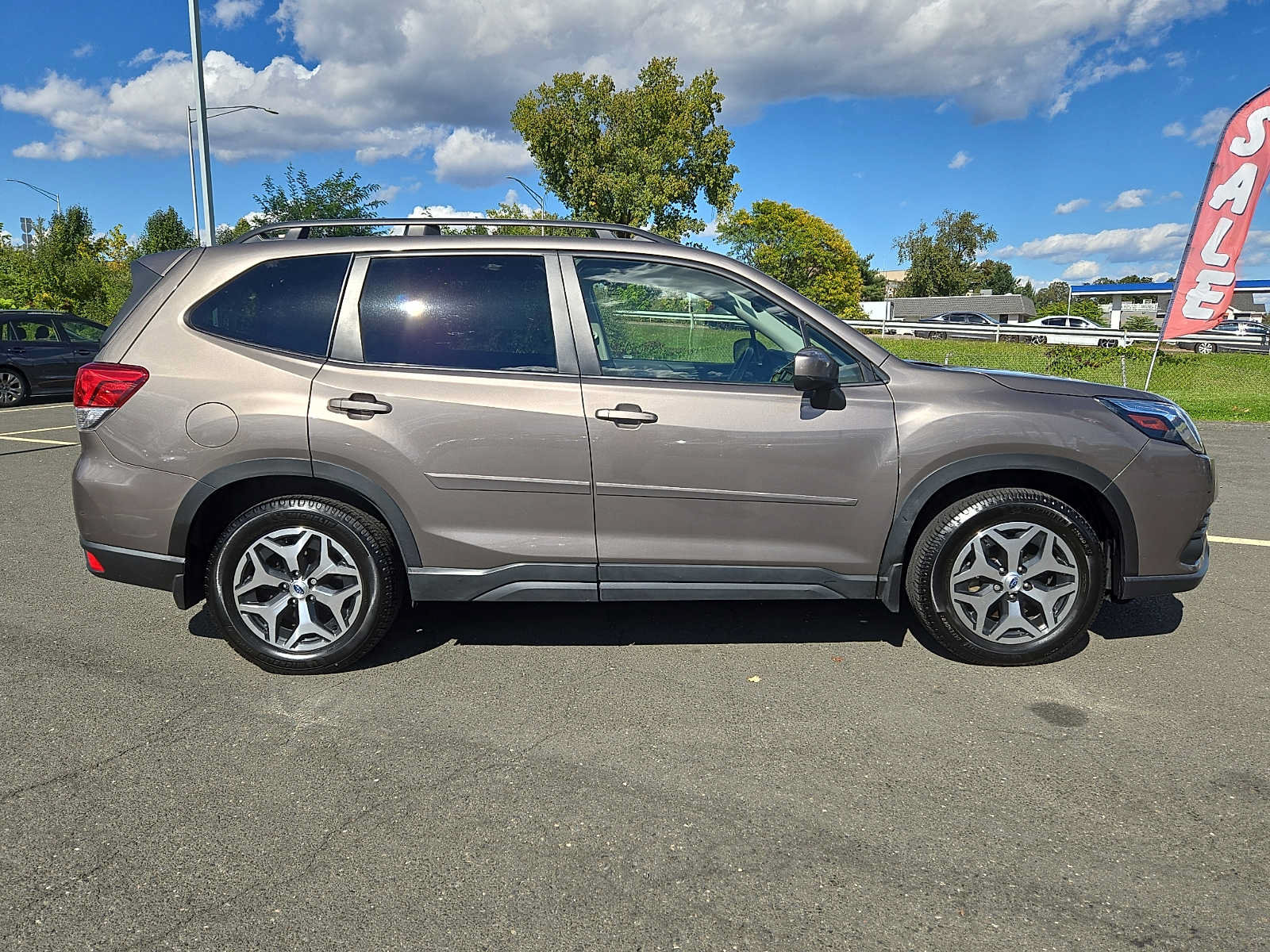 Used 2023 Subaru Forester Premium AWD/4WD image 7