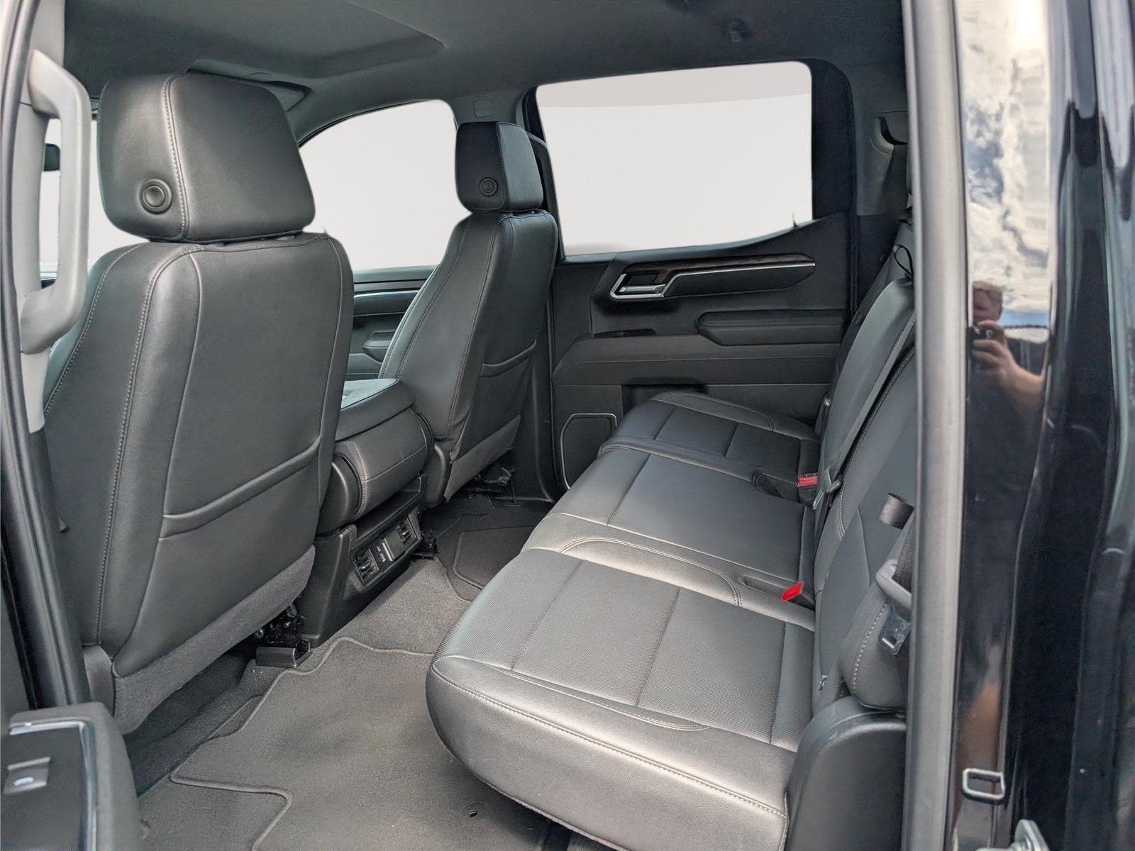 Used 2025 GMC Sierra 1500 SLT AWD/4WD image 14